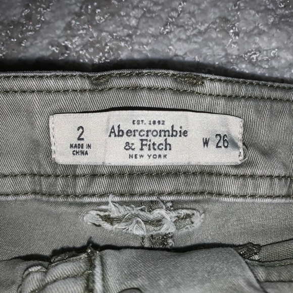 Cargo Green Shorts - Picture 2 of 3